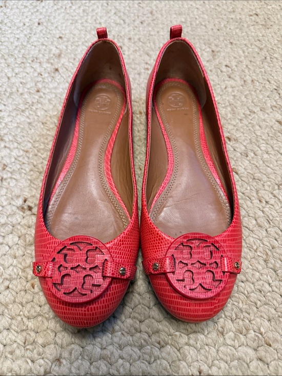 Shoes - GUC Tory Burch Mini Miller Flat in Micro Melon Tejus, size 10M